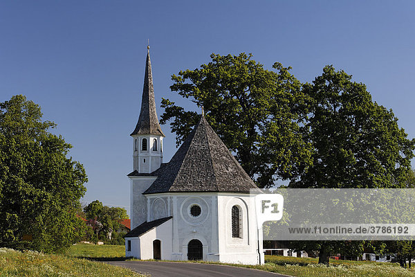 Leonhardikapelle in Harmating  Gemeinde Egling  Oberbayern