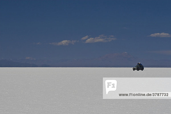 Cross-country vehicle on Salar de Uyuni  Uyuni  Bolivia