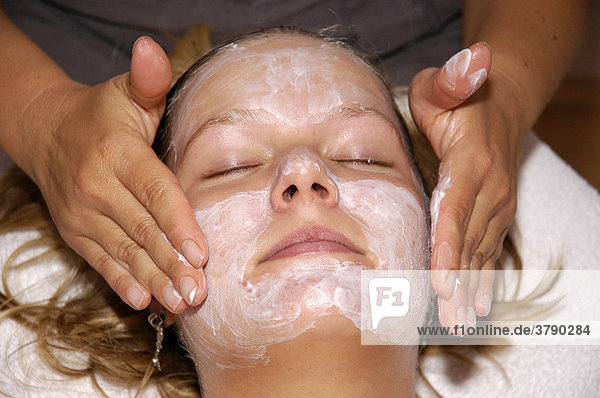 Young woman relaxes at a cosmetics treatment  hygiene  Wellness