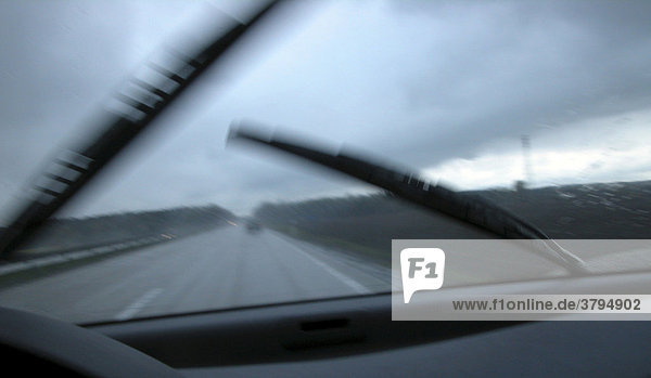 Schlechtes Wetter auf der Autobahn