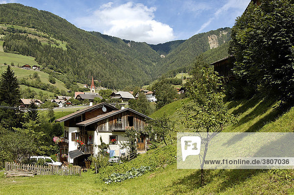 Lüsen Luson im Val di Luson Lüsener Tal unter der Plose bei Brixen Südtirol Alto Adige Italien