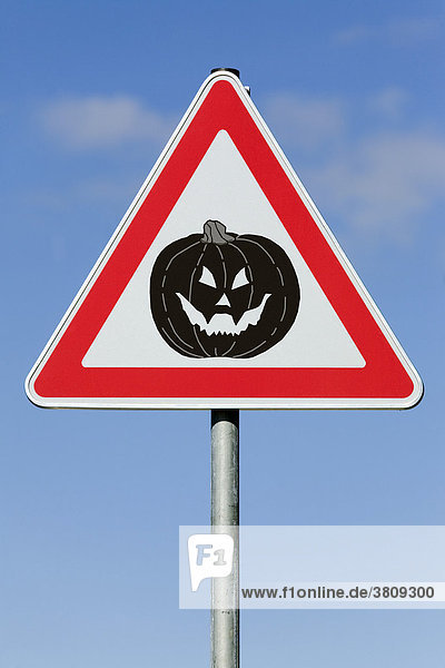 Symbolbild Achtung Halloween
