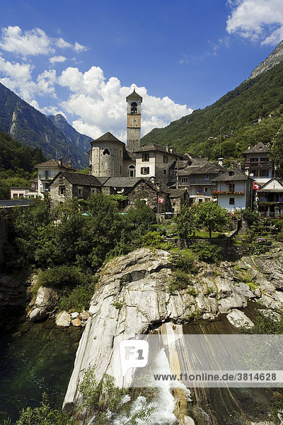Das Dorf Lavertezzo im Verzascatal  Kanton Tessin  Schweiz Kanton Tessin