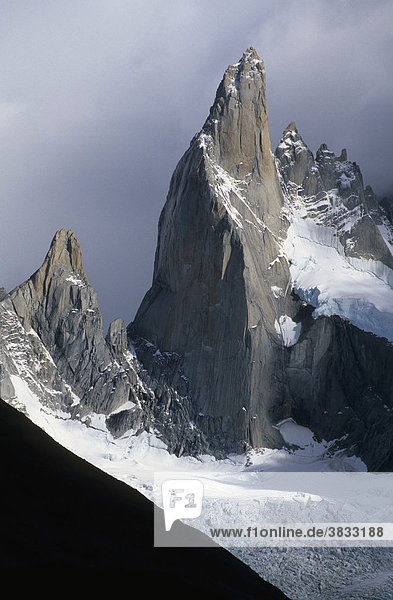 Die Aguja Poincenot im Nationalpark Los Glaciares Argentinien