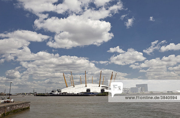 The O2  früher Millennium Dome genannt  Veranstaltungszentrum in Greenwich  London  England  Großbritannien  Europa