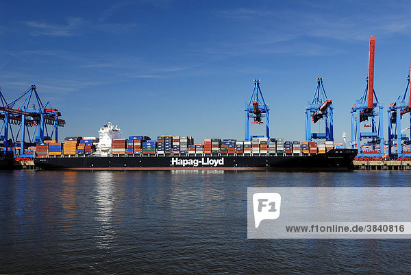 Containerfrachter Bangkok Express von Hapag-Lloyd am Containerterminal Altenwerder in Hamburg  Deutschland  Europa