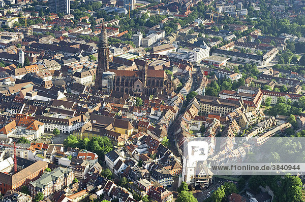 Luftaufnahme von Freiburg im Breisgau  Baden-Württemberg  Deutschland  Europa
