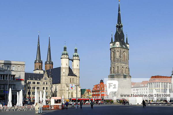 Marktplatz mit Händeldenkmal  Marktkirche und Roter Turm  Halle  Sachsen-Anhalt  Deutschland  Europa