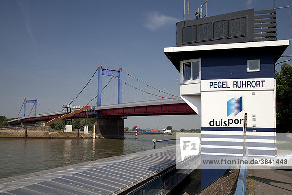 Rheinbrücke  Friedrich-Ebert-Brücke  Pegelturm Ruhrort  Duisburg  Ruhrgebiet  Nordrhein-Westfalen  Deutschland  Europa