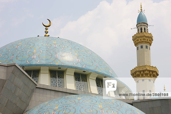 Kuppel und Minarett der Wilayah Persekutuan Moschee  Kuala Lumpur  Malaysia  Asien