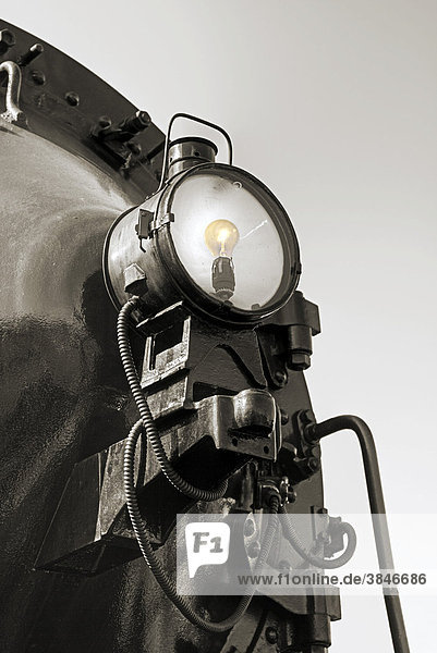 Beleuchtung an einer historischen Dampflokomotive