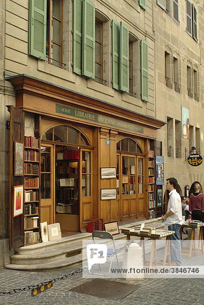 Ladengeschäft  Antiquariat in der Rue de la CitÈ in der Altstadt von Genf  Schweiz  Europa