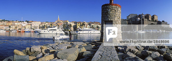 Hafen und Zitadelle von Calvi  Balagne  Insel Korsika  Frankreich  Europa