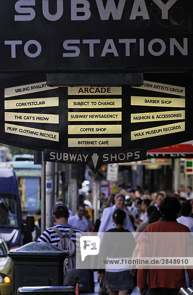 Subway Werbeschilder  Flinders Street  Melbourne  Australien