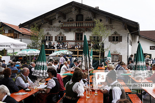 Biergarten  Inzell  Chiemgau  Oberbayern  Deutschland  Europa