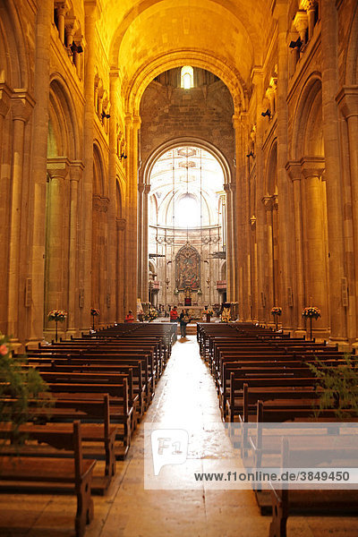 Innenraum der Kathedrale von Lissabon  Catedral SÈ Patriarcal  Lissabon  Portugal  Europa