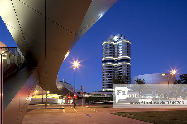 BMW-Hochhaus und BMW-Museum  Konzernzentrale der Bayerischen Motorenwerke  München  Bayern  Deutschland  Europa