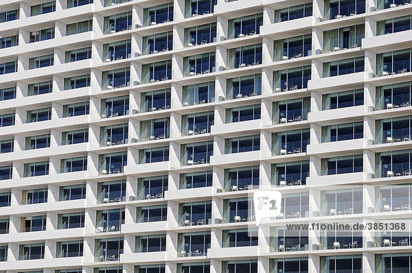 Viele Balkone  gleichförmig  Fenster  Fassade  Hochhaus  Hotel  Antofagasta  Norte Grande  Nordchile  Chile  Südamerika