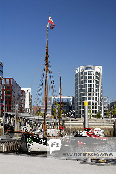 Historische Segelschiffe im Traditionsschiffhafen in der Hafencity von Hamburg  Deutschland  Europa
