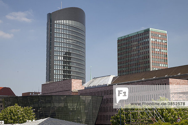 Stadtbibliothek und Landesbibliothek  RWE Tower  Sparkasse  Dortmund  Ruhrgebiet  Nordrhein-Westfalen  Deutschland  Europa