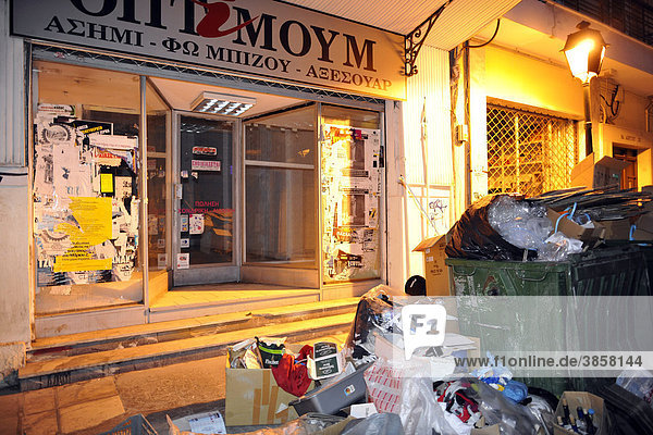 Nachtaufnahme  Müllberge in Thessaloniki  Chalkidiki  Makedonien  Griechenland  Europa