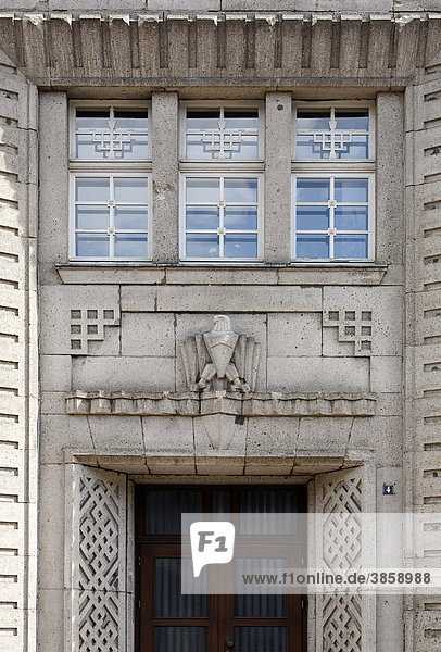 Portal im Stil des rheinischen Expressionismus  Polizeigebäude Oberhausen  Nordrhein-Westfalen  Ruhrgebiet  Deutschland  Europa