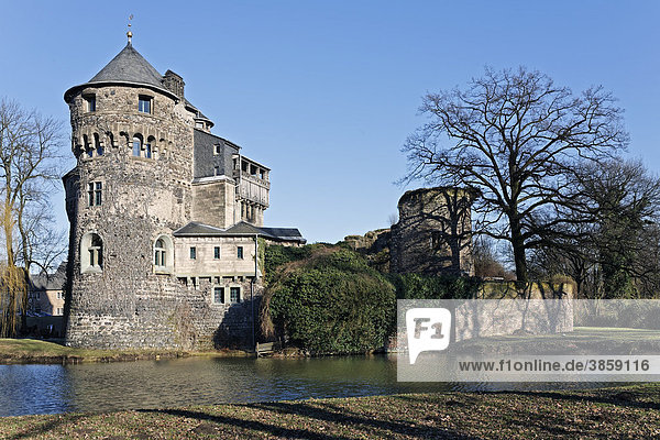 Schloss Hülchrath  Wasserburg  Grevenbroich  Niederrhein  Nordrhein-Westfalen  Deutschland  Europa