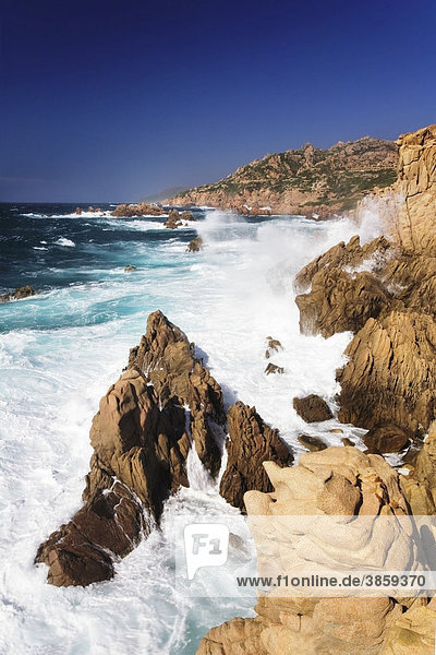 Costa Paradiso bei stürmischer See  Sardinien  Italien  Europa