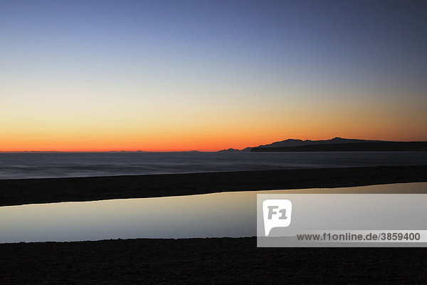 Sonnenuntergang am Strand von Is Arenas in Blickrichtung Capo Marinu  Provinz Arborea  Sardinien  Italien  Europa
