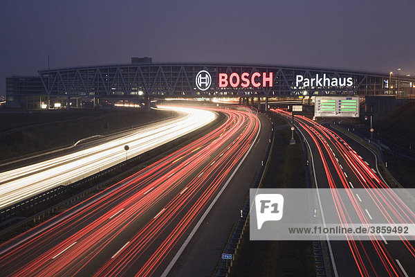 Messeparkhaus an der A8 auf den Fildern bei der Messe Stuttgart Baden-Württemberg Deutschland Europa