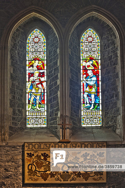 Fenster von Seitenkapelle links  Sankt-Cainnech-Kathedrale  St. Canice's Cathedral  Kilkenny  County Kilkenny  Irland  Britische Inseln  Europa
