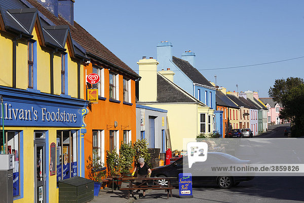 Bunte Häuser  Eyeries  Beara-Halbinsel  County Cork  Irland  Britische Inseln  Europa