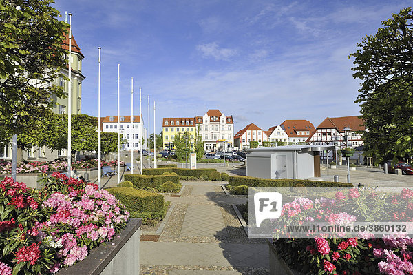 Blick auf den Marktplatz  das Stadtzentrum der Stadt Bergen auf Rügen  Insel Rügen  Mecklenburg-Vorpommern  Deutschland  Europa