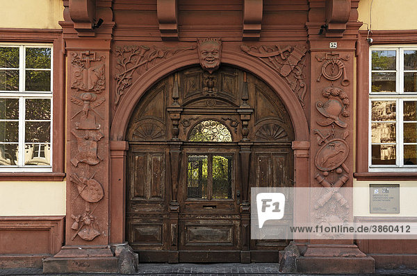 Ornamentreiches Eingangsportal des Barockpalais Haus zum Riesen  1707  Hauptstraße 52  Heidelberg  Baden-Württemberg  Deutschland  Europa
