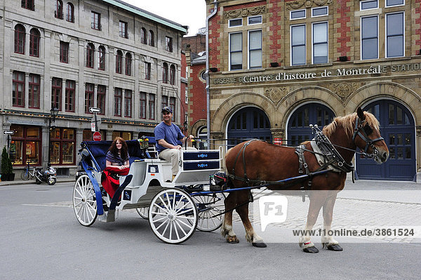 Pferdekutsche für Touristen in Montreal  Quebec  Kanada