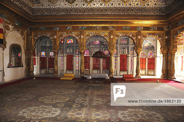 Phul Mahal  Blumenpalast  Thronsaal im Meherangarh Fort  Jodhpur  Rajasthan  Indien  Asien
