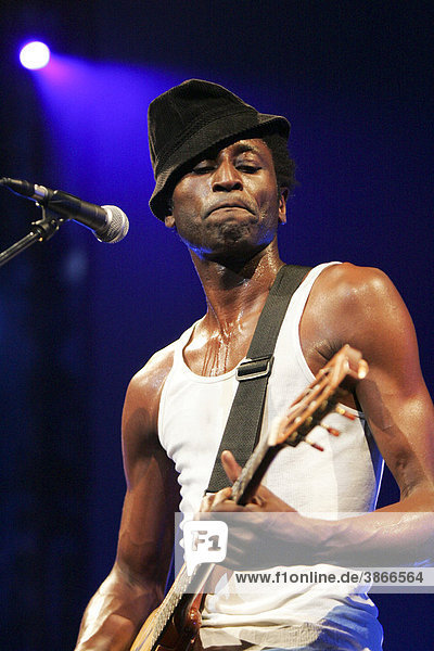 act acts Africa african and at Balls Blue concert concerts cultural culturally culture cultures e-guitar e-guitars electric event events Festival Guitar guitar guitarist guitarists guitars hall in instrument instruments Jones Keziah KKL live Luzern music musical Nigerian of performance performances picker pickers player players show shows sing singer singers singing sings skit skits song string strings Switzerland the The