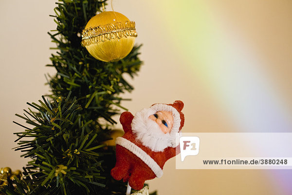 Ornamente am Weihnachtsbaum