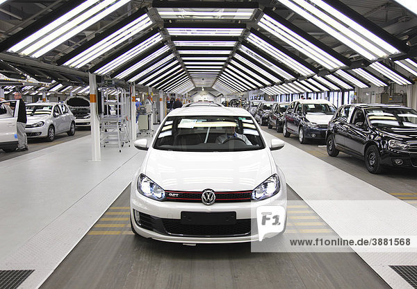 Volkswagen AG  production of passenger cars in the Wolfsburg plant  final inspection of a Golf Vi directly before shipping  Wolfsburg  Lower Saxony  Germany  Europe