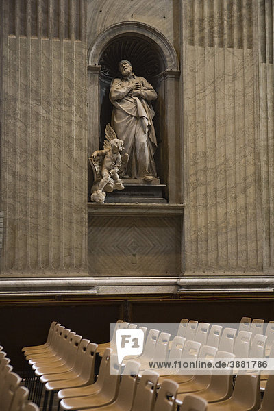 Skulptur des heiligen Philip Neri  Petersdom  Rom  Italien
