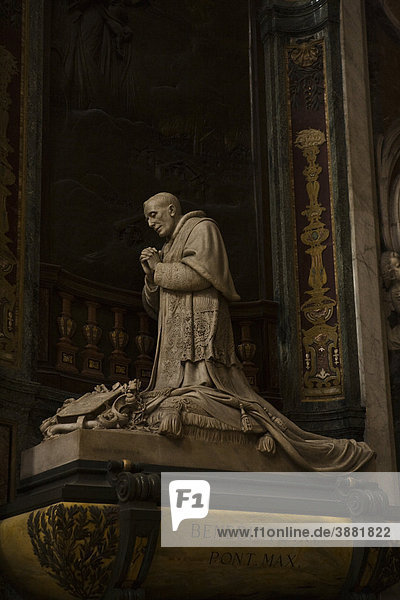 Denkmal für Papst Benedikt XV.  Petersdom  Rom  Italien