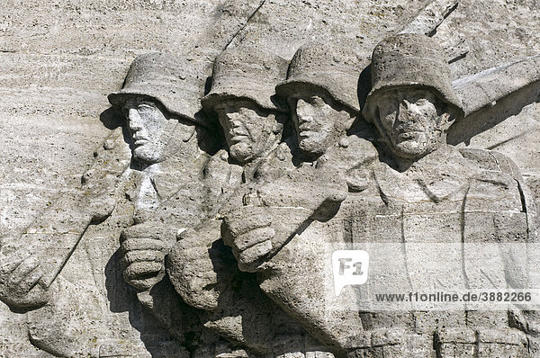 Das 39er-Denkmal  Juli 1939  für das 39. Füsilier-Regiment  am Reeser Platz  Düsseldorf  Nordrhein-Westfalen  Deutschland  Europa