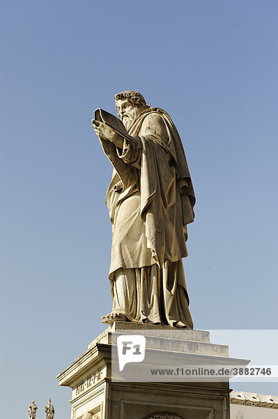 Figur des Hl. Paulus  Petersplatz  Vatikan  Rome  Italien  Europa