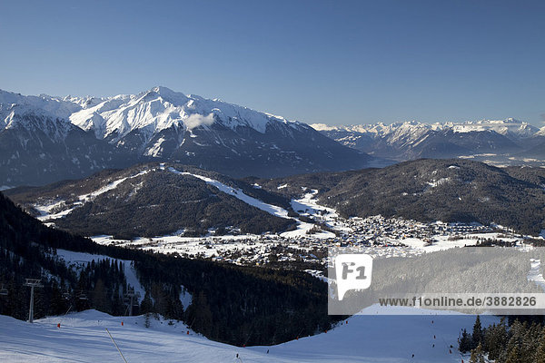 Ausblick von Rosshütte  1760m  auf Seefeld  Alpen  Tirol  Österreich  Europa