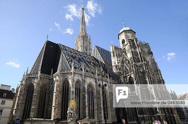 Außenansicht Stephansdom  erbaut beginnend im 12. Jahrhundert  Wien  Österreich  Europa