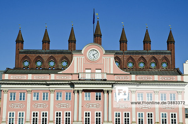 Rathaus-Fassade  Altstadt  Hansestadt Rostock  Mecklenburg-Vorpommern  Deutschland  Europa