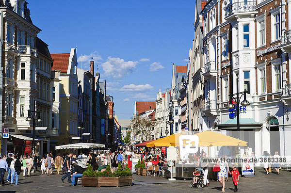 Kröpeliner Straße  Fußgängerzone  Einkaufsstraße  Altstadt  Hansestadt Rostock  Mecklenburg-Vorpommern  Deutschland  Europa