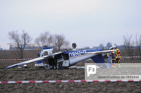 Piper PA 28 sporting aircraft after an emergency landing in a field near Stuttgart Airport  Filderstadt  Baden-Wuerttemberg  Germany  Europe