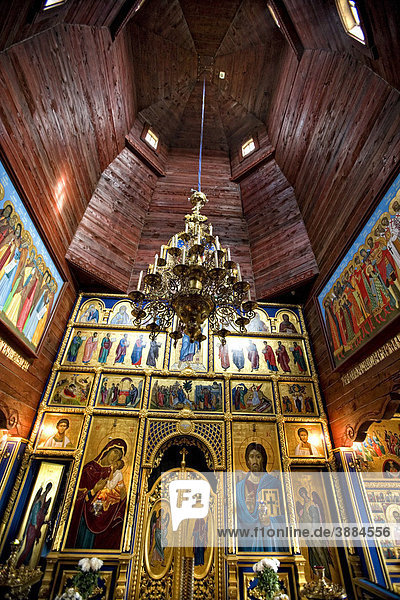 Innenraum  russisch-orthodoxe Holzkirche Sankt Nikolaus im internationalen Wind- und Wassermühlenmuseum  Gifhorn  Niedersachsen  Deutschland  Europa