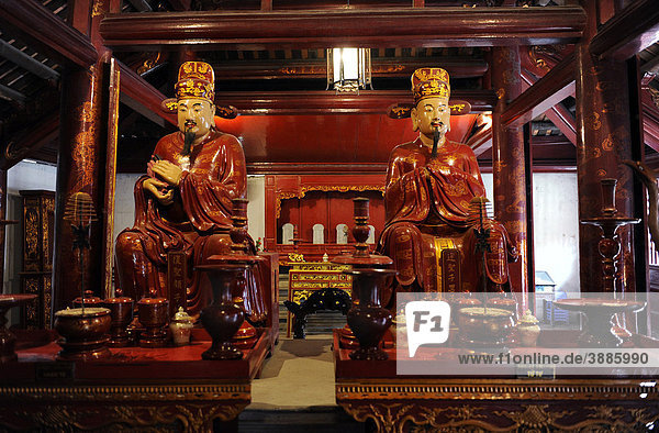 Figuren von zwei Nachfolgern des Konfuzius  Literaturtempel Van Mieu  Hanoi  Nordvietnam  Vietnam  Südostasien  Asien